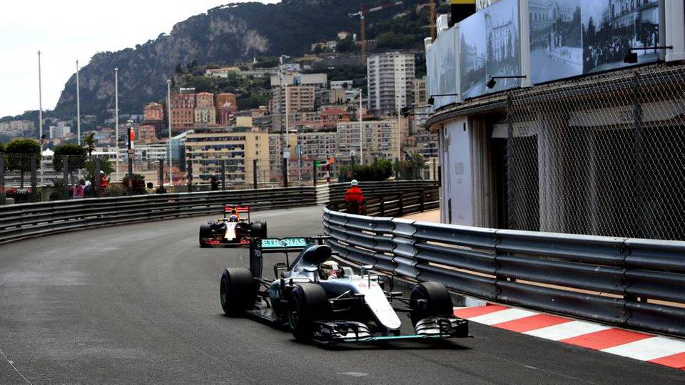 F1: Hamilton nyert, Rosberg csak hetedik