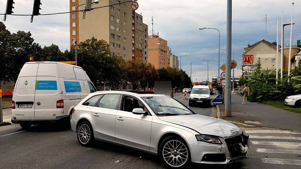 Motorost gzolt egy Audi Szombathelyen