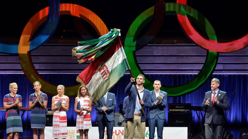 Nyolc nappal Ri eltt: elindult a magyar sportolk els csoportja