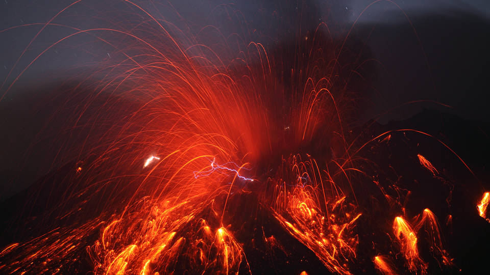 Flelmetes felvtel a japn vulknkitrsrl – vide