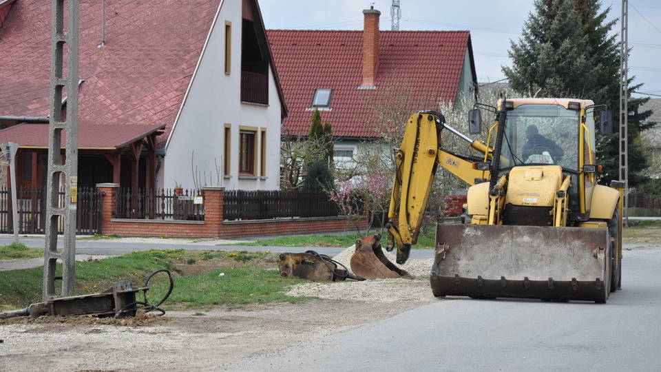 Megoldottk a lakhzakat is veszlyeztet csapadkvz elvezetst Krmenden 