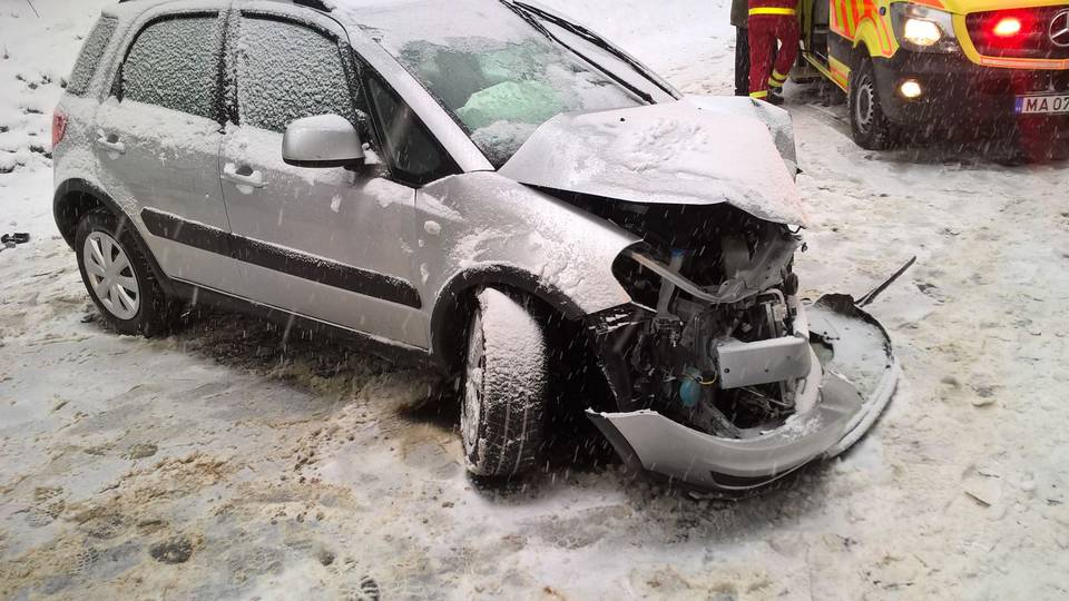Tbb baleset is trtnt a megyben a havazs miatt
