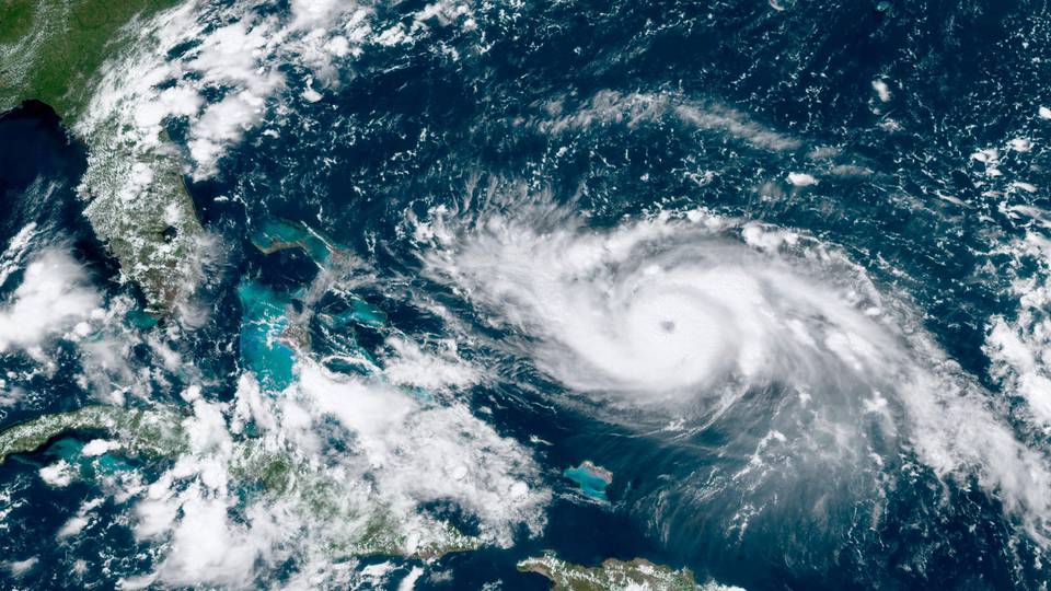 A Bahamk trtnetnek legnagyobb hurriknjv ersdtt a Florida fel kzelt Dorian