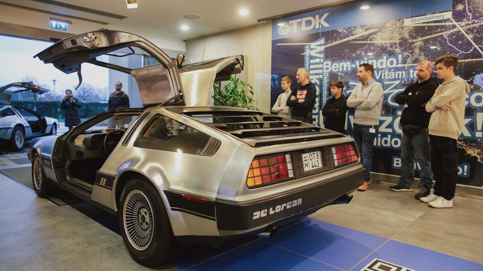 „DeLorean simogats” kzel szz rsztvevvel a TDK Nylt Napjn - galria