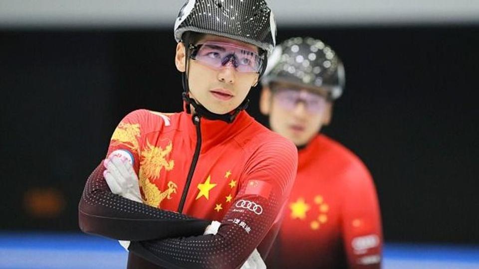 Hopp: Liu Shaoangot sajt knai csapattrsa gzolta el verseny kzben! (VIDE)
