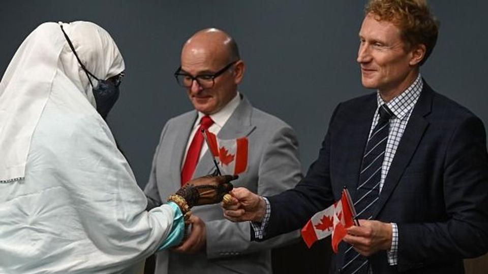 rlet: hivatalos papr nlkl is beengedn Kanada a migrnsokat