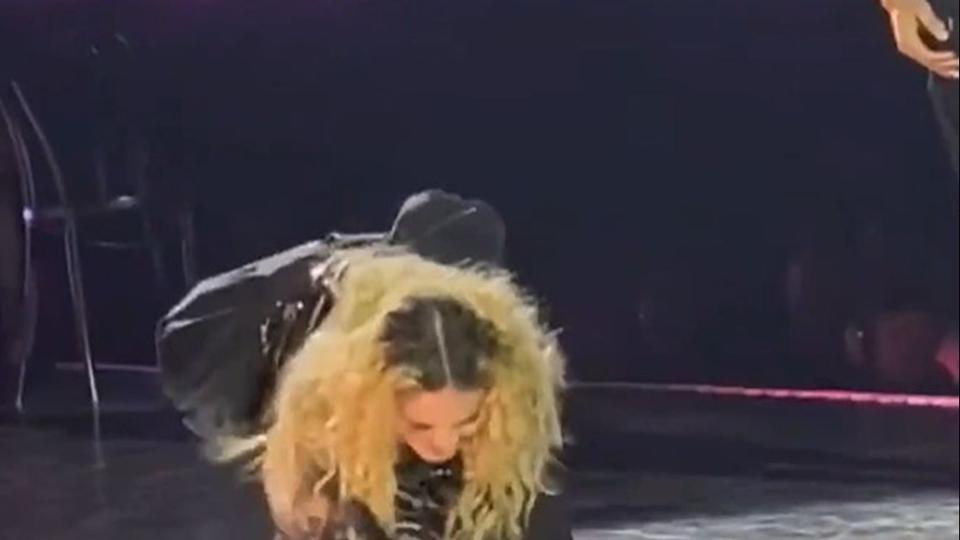Madonna hatalmasat esett a legutbbi koncertjn (VIDE)
