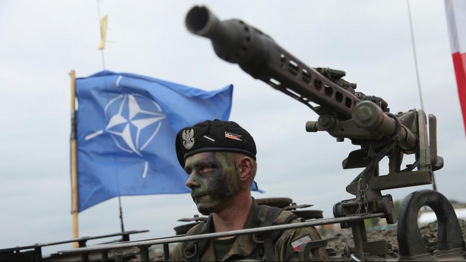 Februrban egymsnak feszlhet a NATO s Oroszorszg, 90 ezer katona ll kszenltben