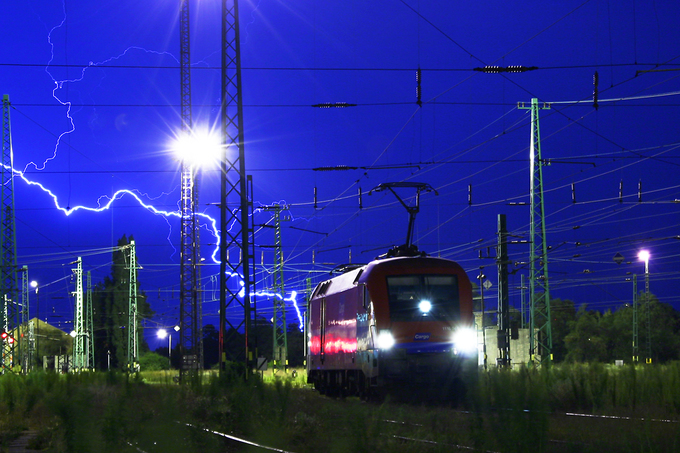 Vihar: Két vasútvonalon is késnek a vonatok
