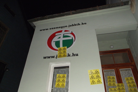 Óriási tiltakozás a Jobbik képviselőjének látogatása ellen