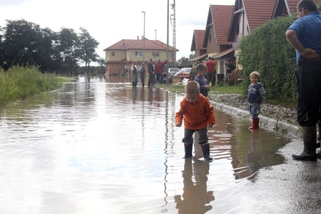Hajnali jelentés az árvízi védekezésről