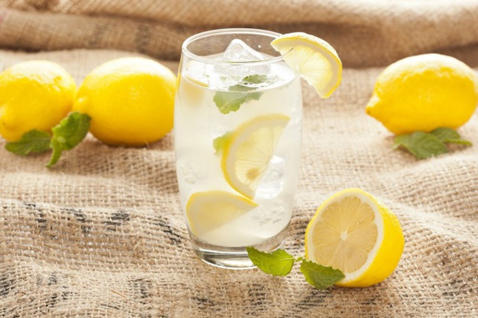 A citromos víz 12 jótékony hatása