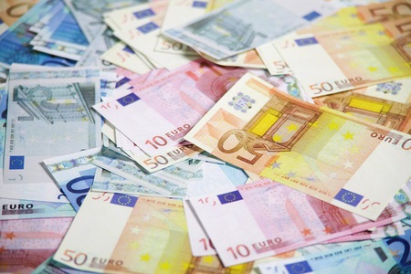 Ha Litvániába készül, most már eurót váltson!