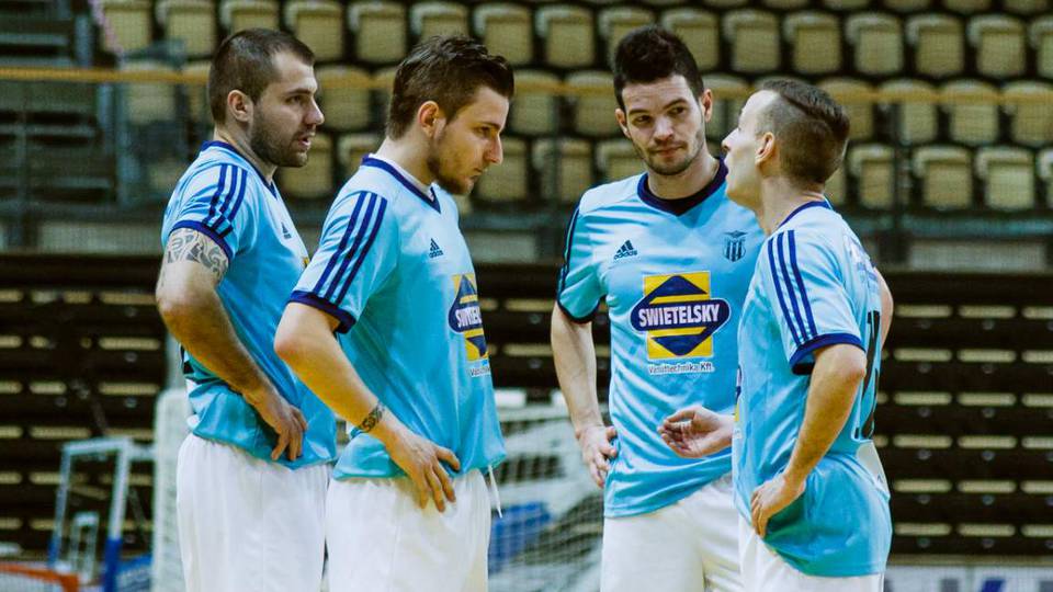 Futsal: új edző és pénteki rangadó  