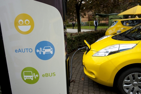 Emobilits: 150 j elektromos tltlloms jn ltre egy v alatt