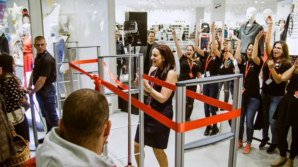 Így nyitott a H&M a Plázában