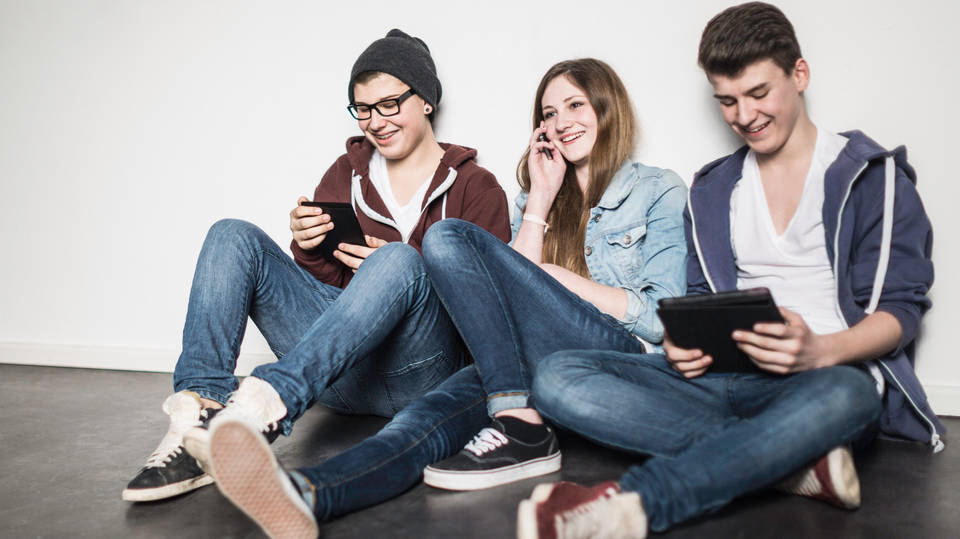 A média okozza a tinédzserek káros szenvedélyeit?!
