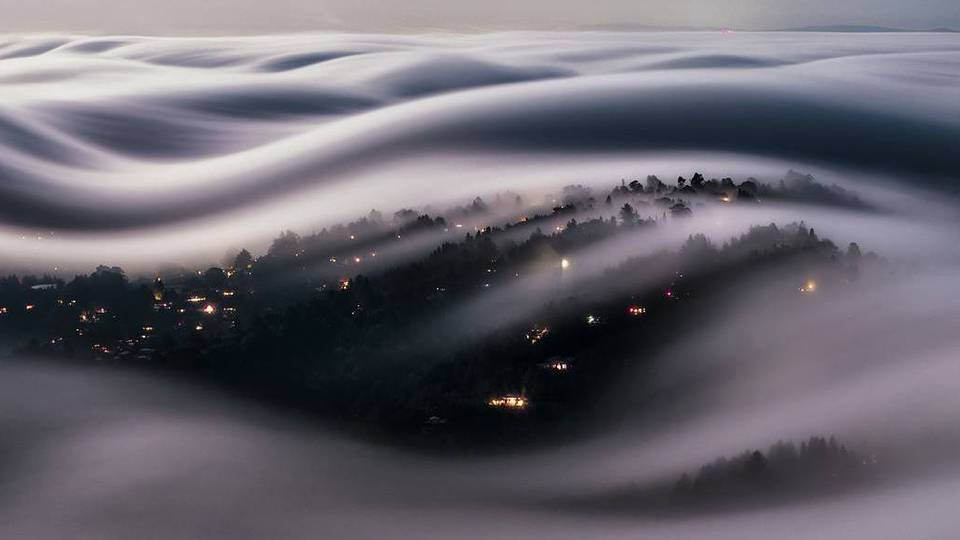 Elképesztően jól mutat, ahogy a San Francisco-i köd letarolja Marin County-t