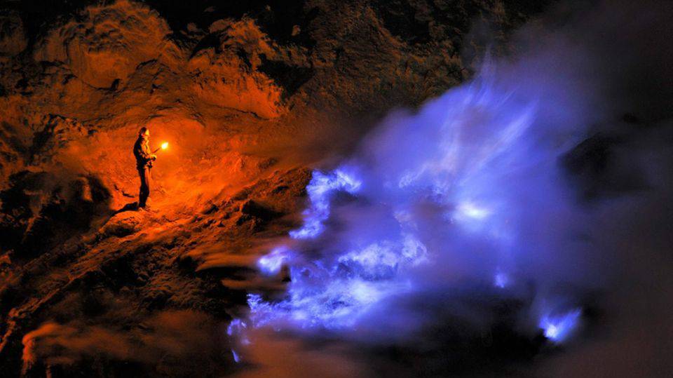 Nem a photoshop műve a kék láva a vulkánban, avagy a világ legbizarrabb természeti csodái 4. rész