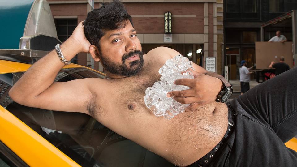 Pikáns naptárral spanolják a csajokat New York szexi taxisofőrjei