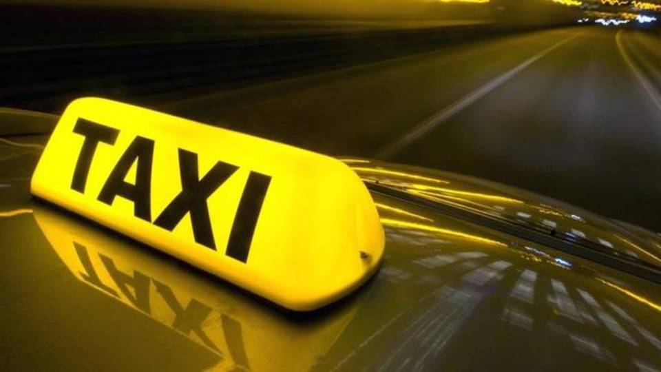 Pénzbüntetést kapnak a taxis-verők