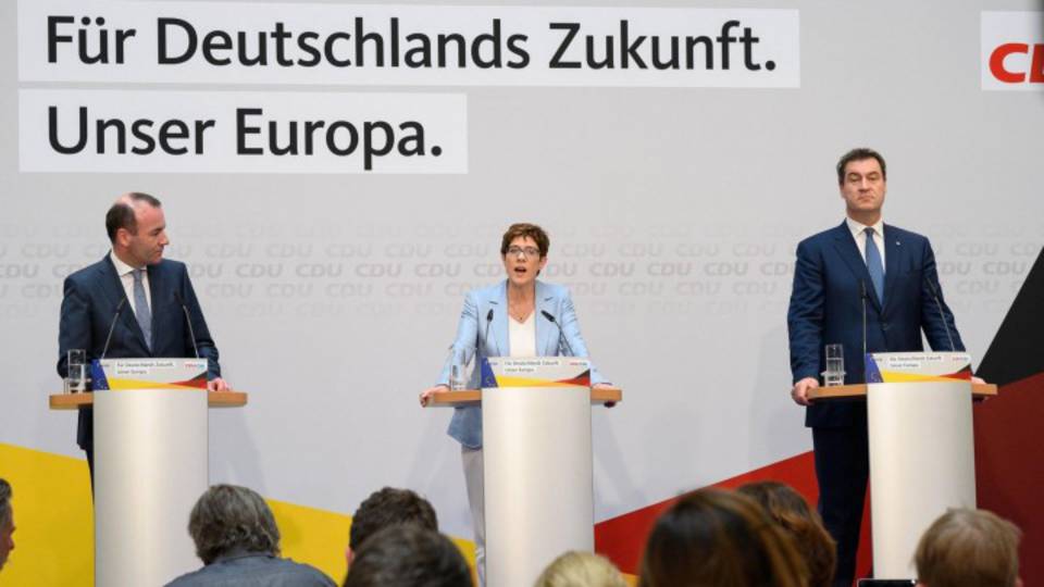 Ismét nagyott bukott Merkel pártja