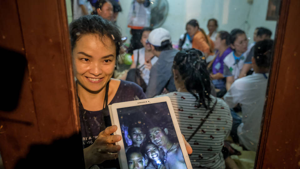 Csokis kenyeret kértek a  thai barlangból kimentett gyerekek