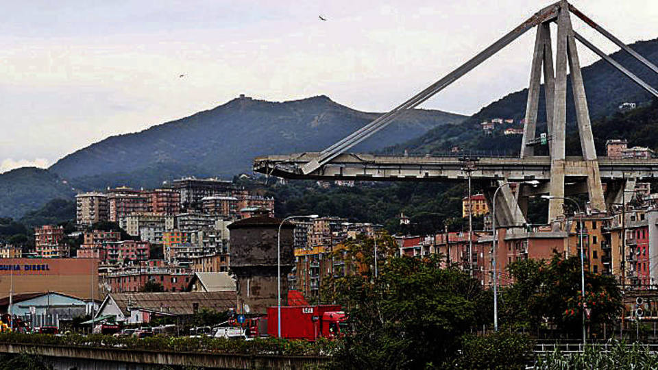 A genovai híd maradványai is életveszélyesek