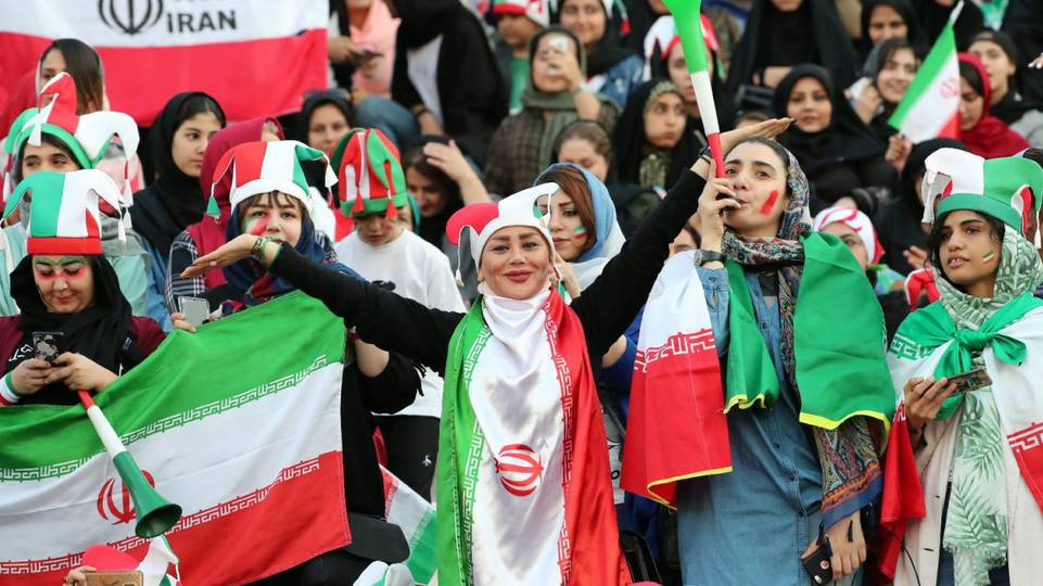Negyven év után először nézhettek meccset iráni nők