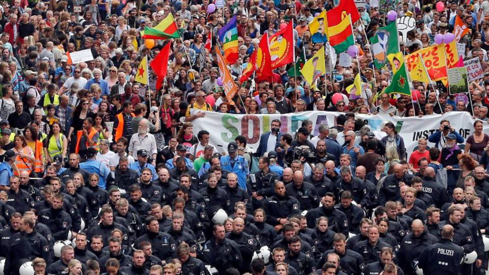 Több tízezren vonultak utcára Münchenben