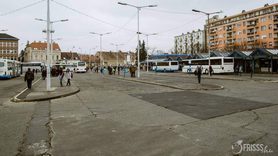 Más útvonalon járnak a buszok az október 23-i megemlékezések alatt