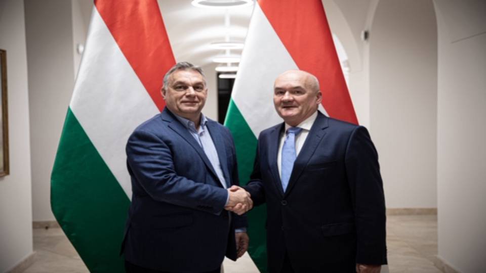 Orbán Viktorral tárgyalt Hende Csaba 
