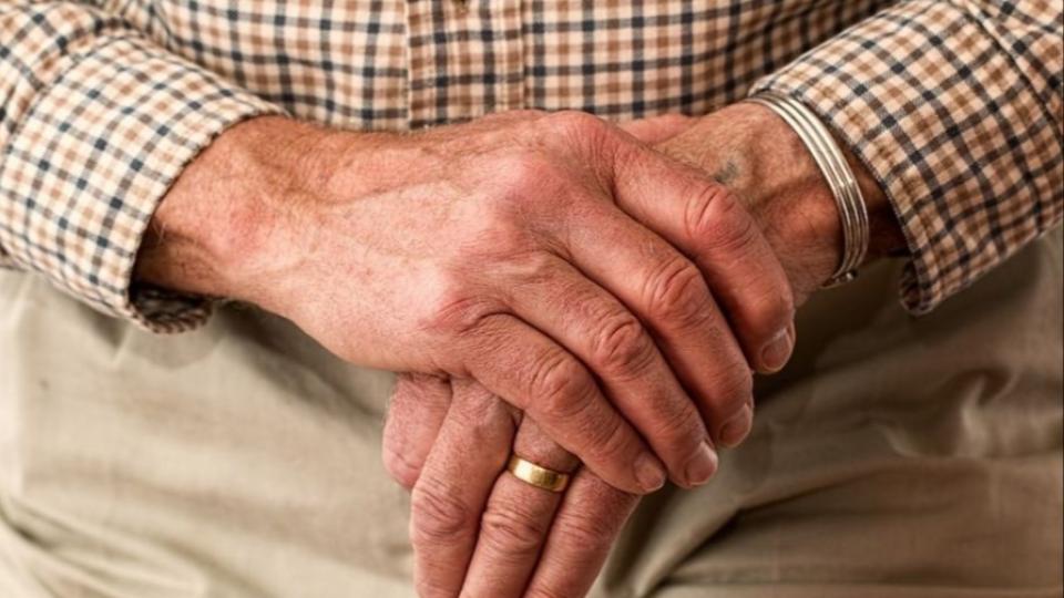 88 éves nyugdíjastól csalt ki több mint egymillió forintot egy vasi férfi