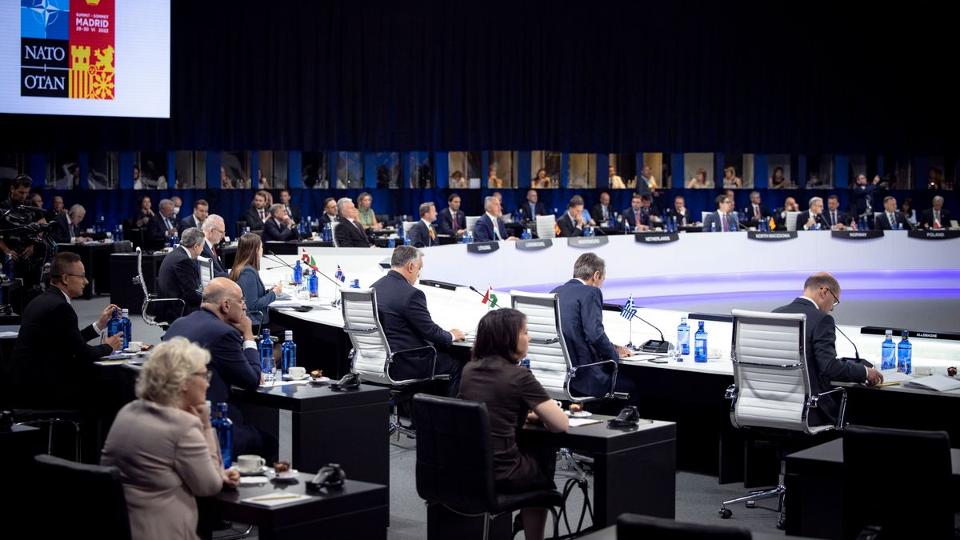 NATO-csúcs: Hivatalosan is felkérték Svédországot és Finnországot a csatlakozásra