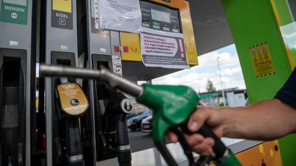 Súlyosbodik az üzemanyaghiány, veszélyben a hatósági ár is