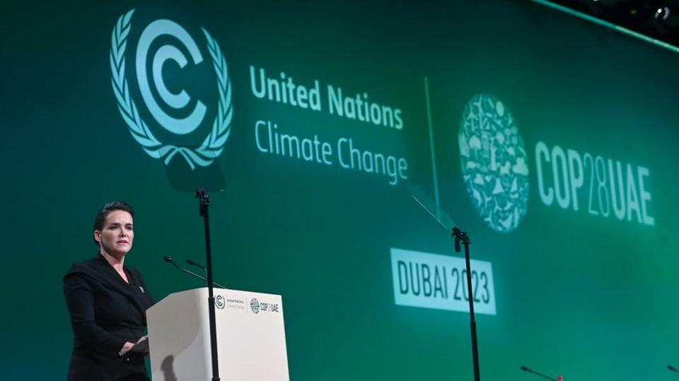 A dubaji klímacsúcsra korát megelőző hidrogénhajtású járművet vitt a Neumann János Egyetem