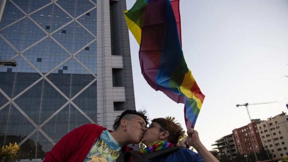 A háború miatt engedélyeztetni akarják az azonos neműek házasságát Ukrajnában