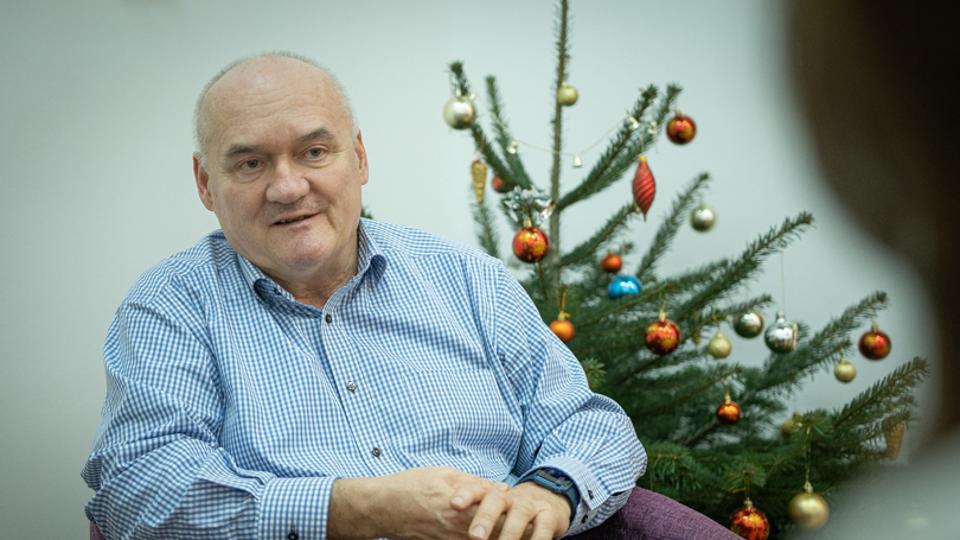 Jobb évet zárunk, mint amit reméltünk - Dr. Hende Csaba régi karácsonyokról és új törvényekről