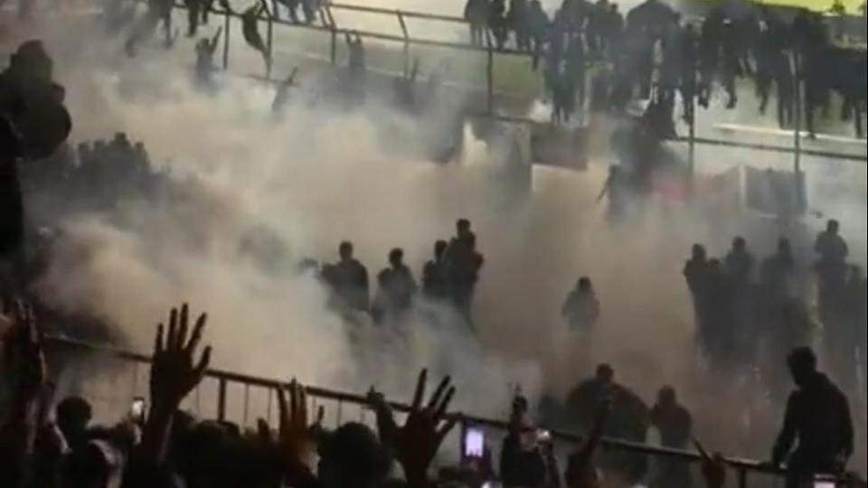 Horror a szombati futballmeccsen: 150-nél több halott