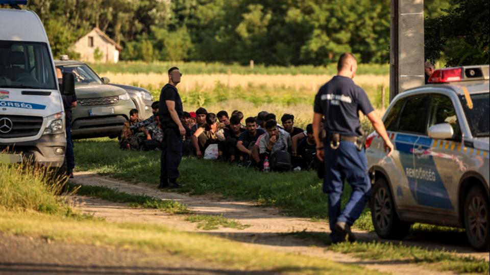 Migránsháború a magyar határnál: elfogtak egy afgán terroristát, többen még menekülnek