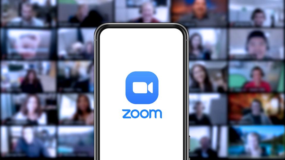 Egy korszak lezárul: már a Zoom is visszaparancsolja a dolgozókat az irodába