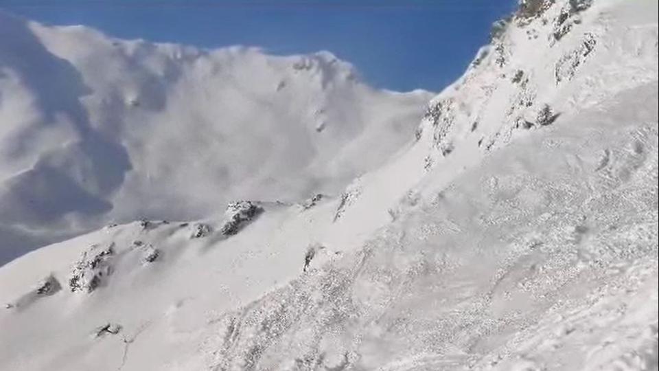 Fehr pokol az Alpokban: tbben letket vesztettk Svjcban egy lavinban