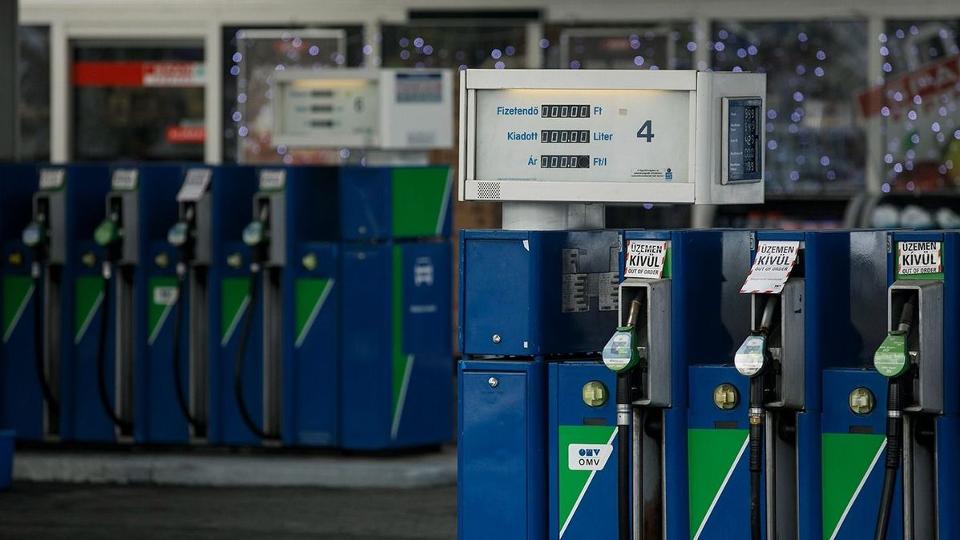 Túlfeszítik a húrt a benzinkutak: péntektől újra durván drágul az üzemanyag