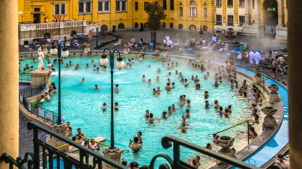 Egy napra szinte ingyen látogathatók a budapesti fürdők