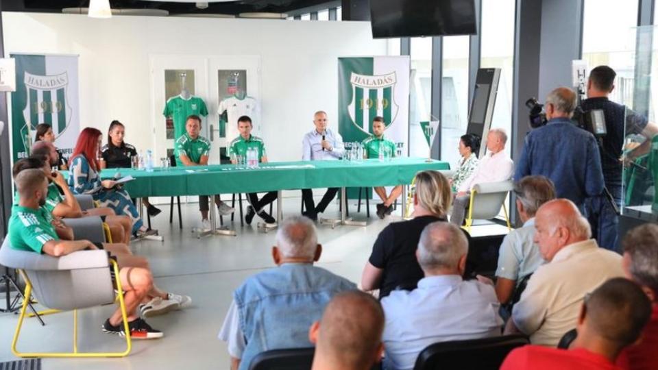Haladás: két éven belül cél az NB I. - Jó hangulatú szurkolói ankétot tartott a Szombathelyi Haladás NB II.-es labdarúgócsapata
