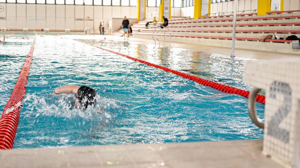 Ki szokott le az úszásról? - Egy év után nyithat újra a szombathelyi 50 méteres medence