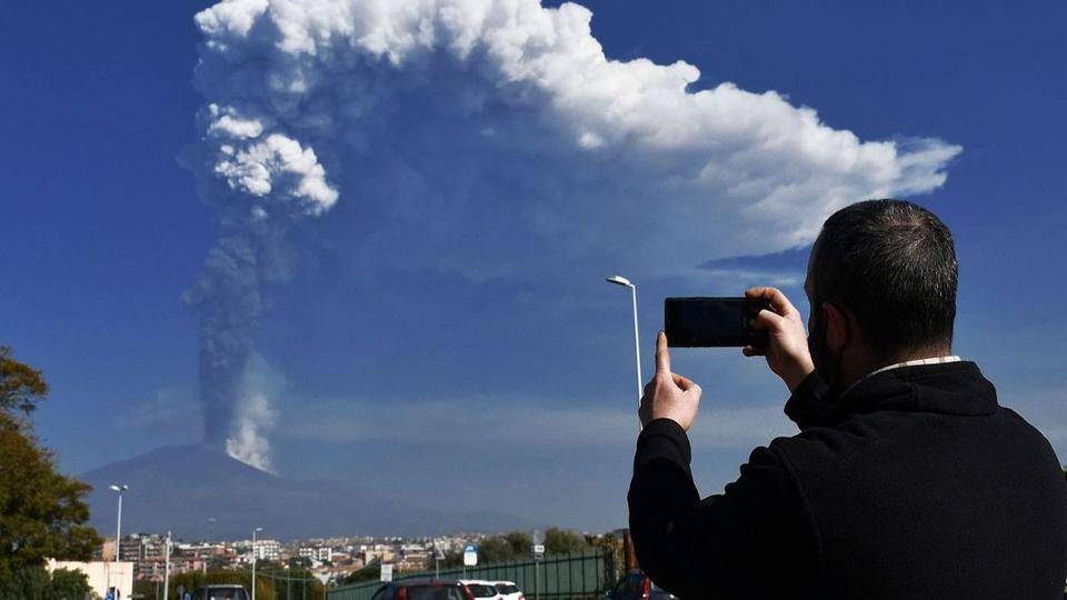 Kitrt az Etna, lezrtk Sziclia legnagyobb repltert