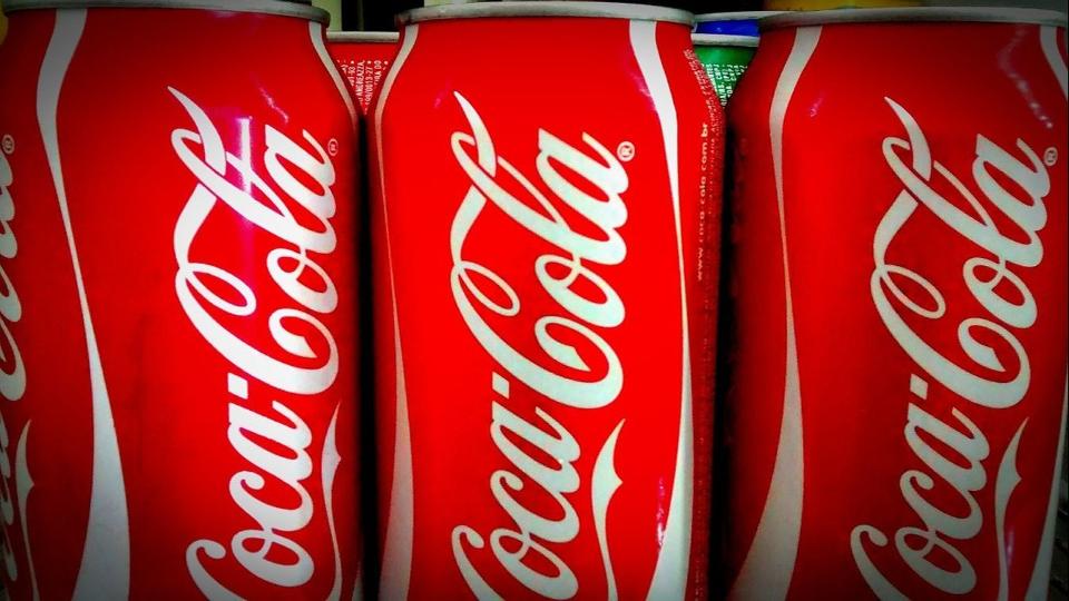 Újít a Coca-Cola, jön a fűszeres-málnás íz