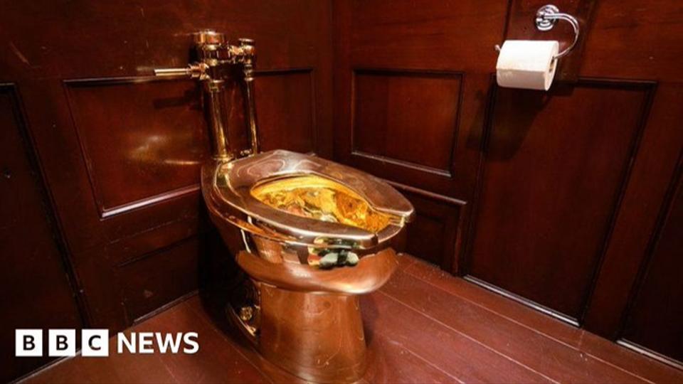 Elloptak egy arany vécét egy híres angliai kastélyból, most vádat emelt a rendőrség