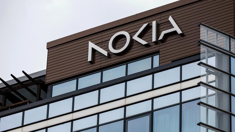 Csaknem 14 ezer alkalmazottl kszl megvlni a Nokia